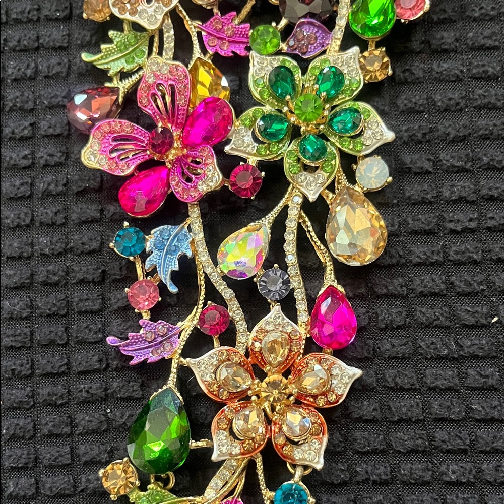 Floral Multicolor Statement Necklace - Picture 4 of 9